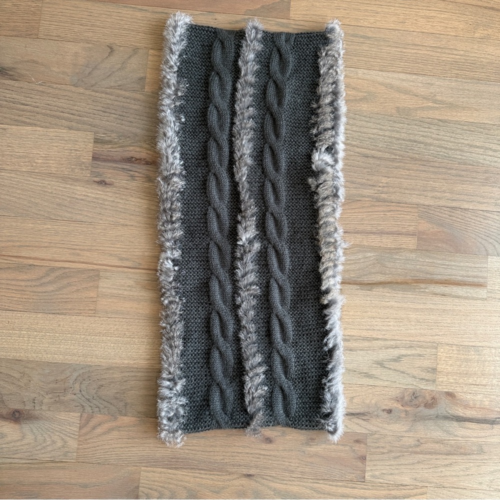 RUDSAK Cable Knit Rabbit Fur Trim Infinity Scarf - Picture 3 of 4